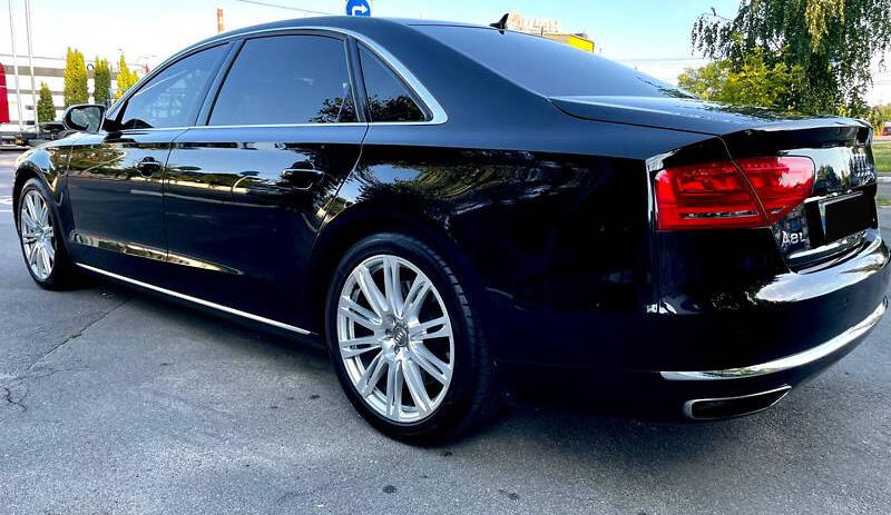 Audi A8 LONG W12 2012