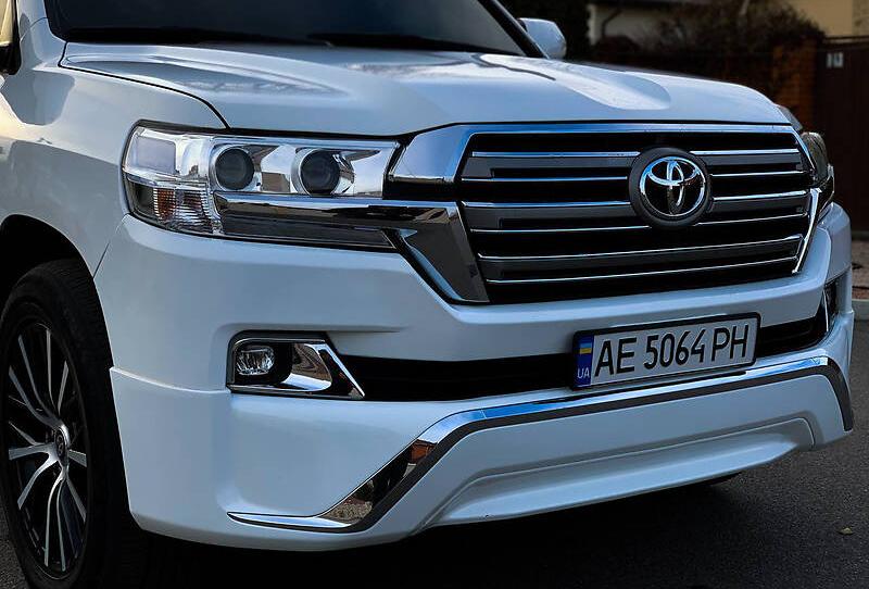 Toyota Land Cruiser 200 RESTYLING 2010