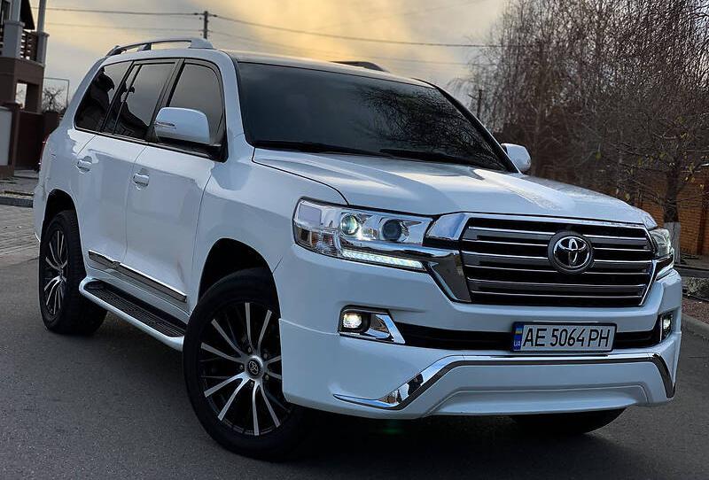 Toyota Land Cruiser 200 RESTYLING 2010