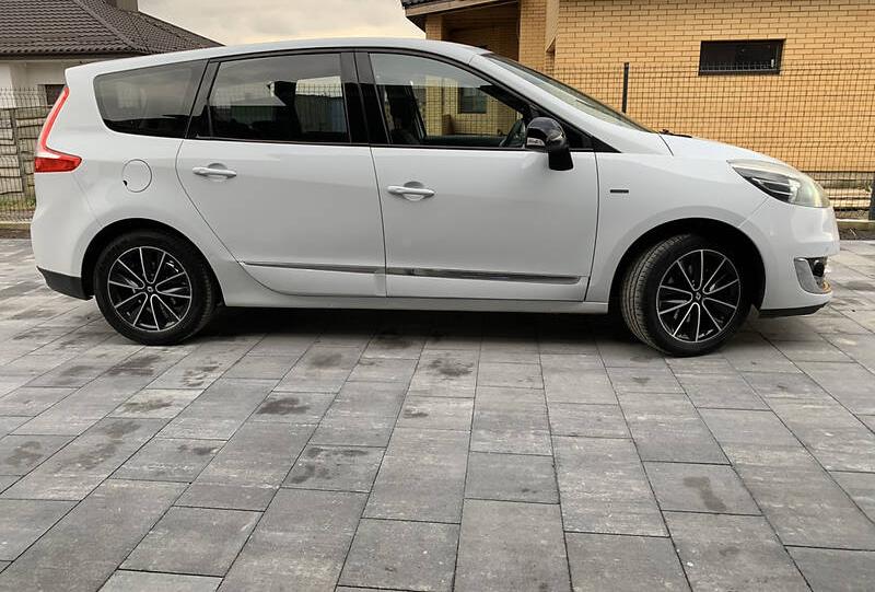 Renault Grand Scenic Bose  7  2012