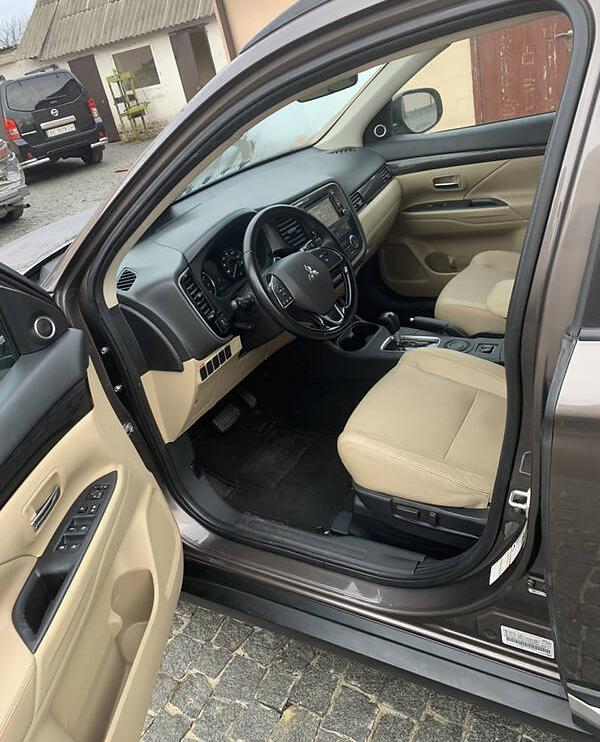 Mitsubishi Outlander SEL 2016