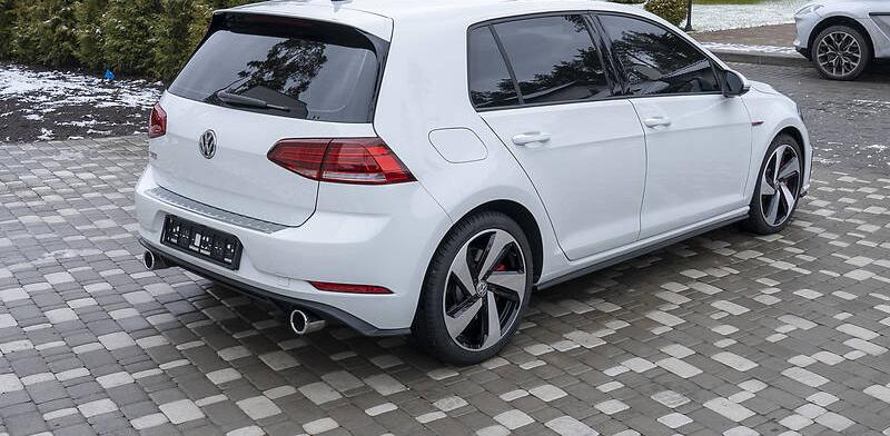 Volkswagen Golf GTI performance  2020