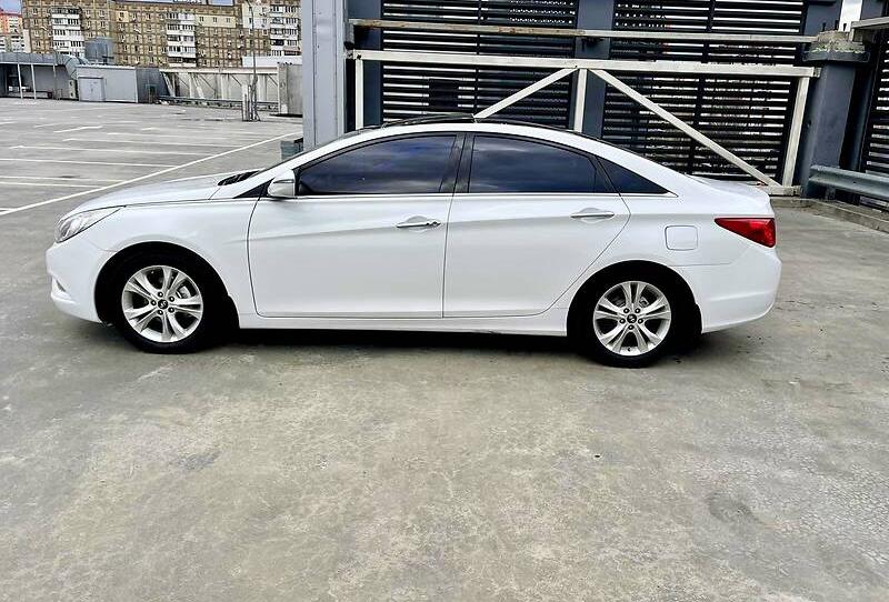 Hyundai Sonata Premium Official 2011