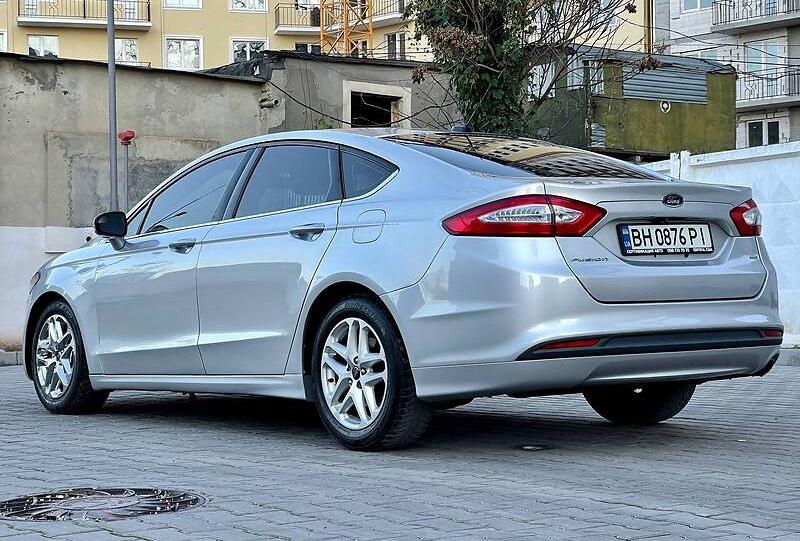 Ford Fusion SE 2015