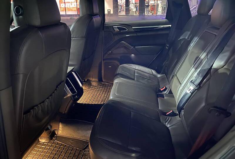Porsche Cayenne S  2011
