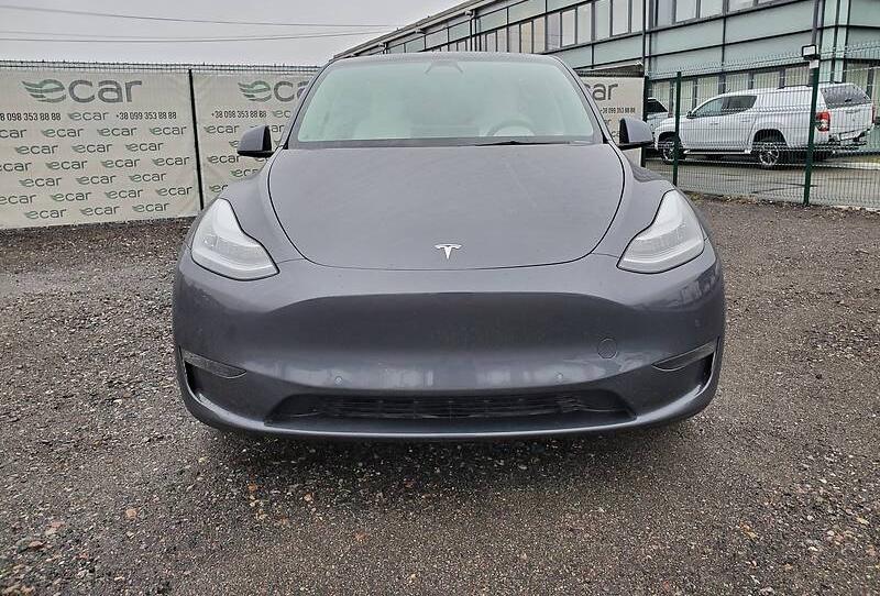 Tesla Model Y 2021