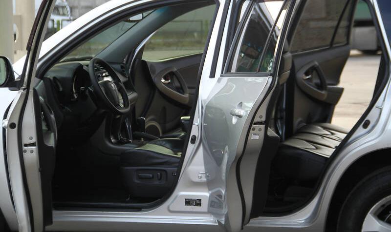 Toyota RAV4 OFFICIAL2.0PREMIUM 2011