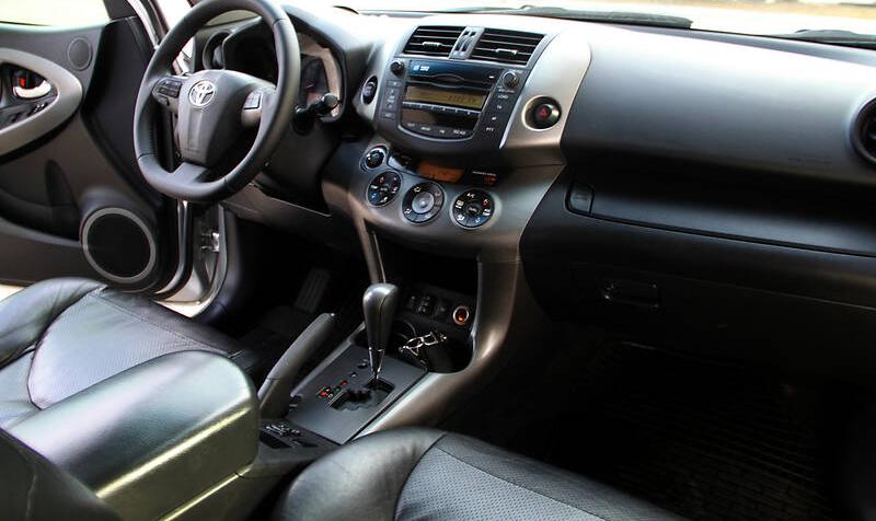 Toyota RAV4 OFFICIAL2.0PREMIUM 2011