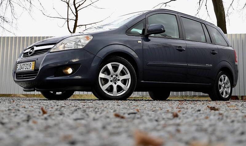 Opel Zafira 7 PERSON STAN NOVOGO 2010