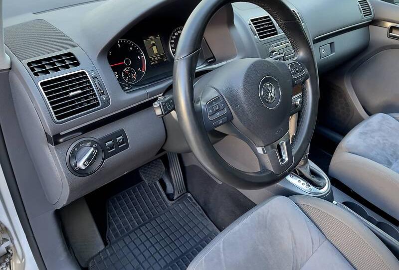 Volkswagen Touran 2012 HIGHLINE 130KW 2011