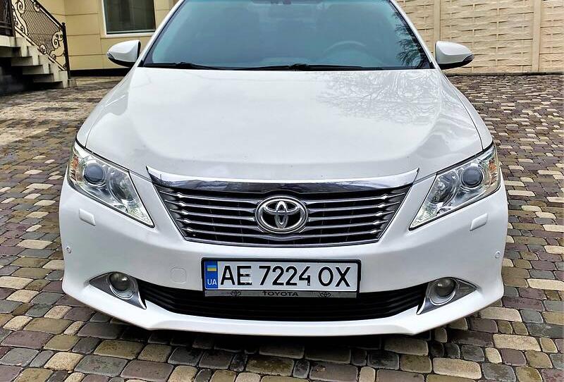 Toyota Camry White Pearl 2012