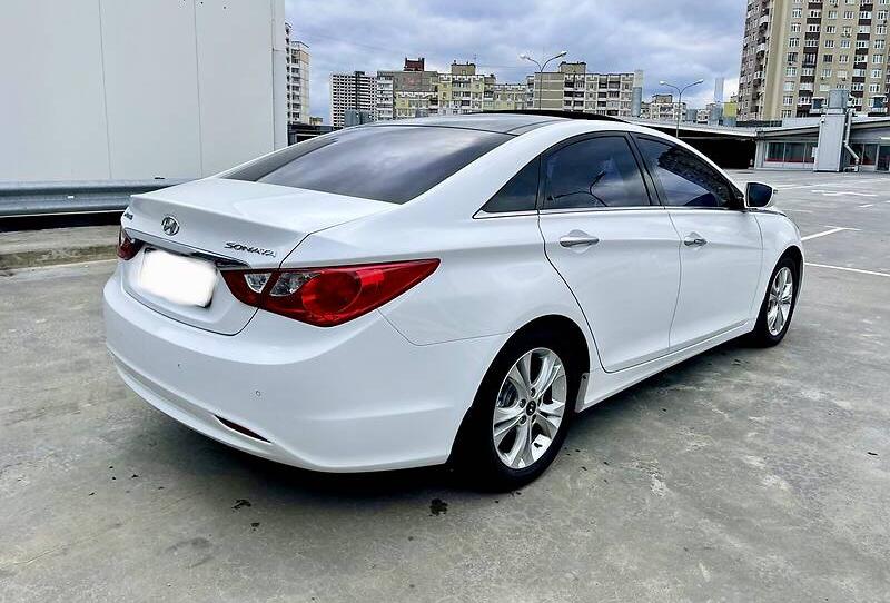 Hyundai Sonata 2011