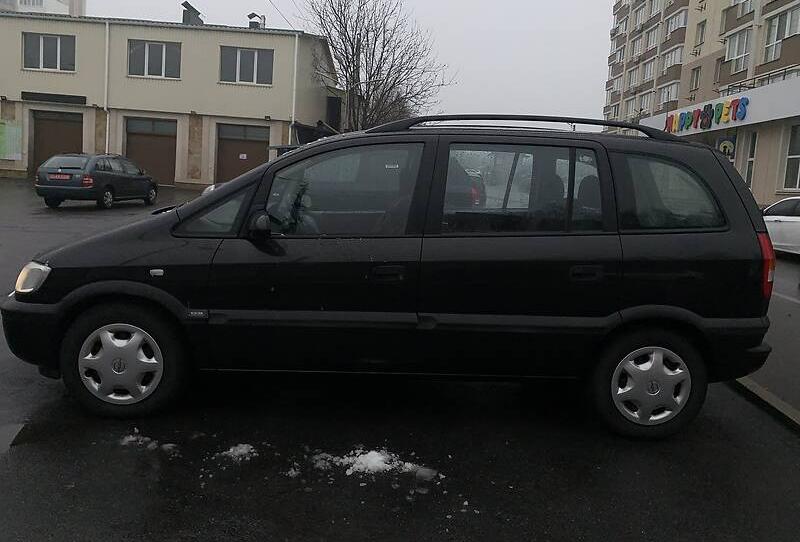 Opel Zafira COMFORT MPI 2001