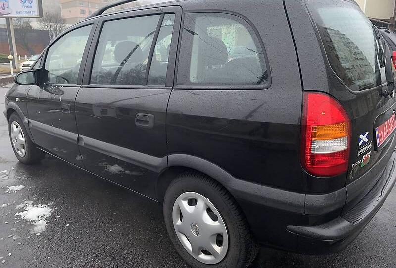 Opel Zafira COMFORT MPI 2001
