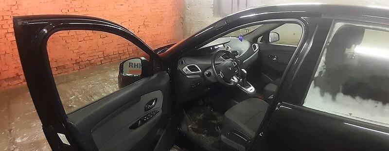 Renault Megane Scenic xeqbek 2011