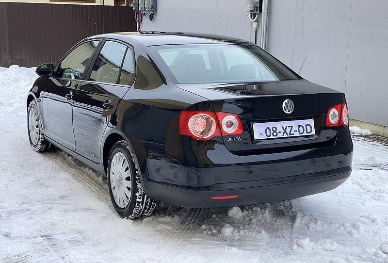 Volkswagen Jetta  1.6 MPI  2007