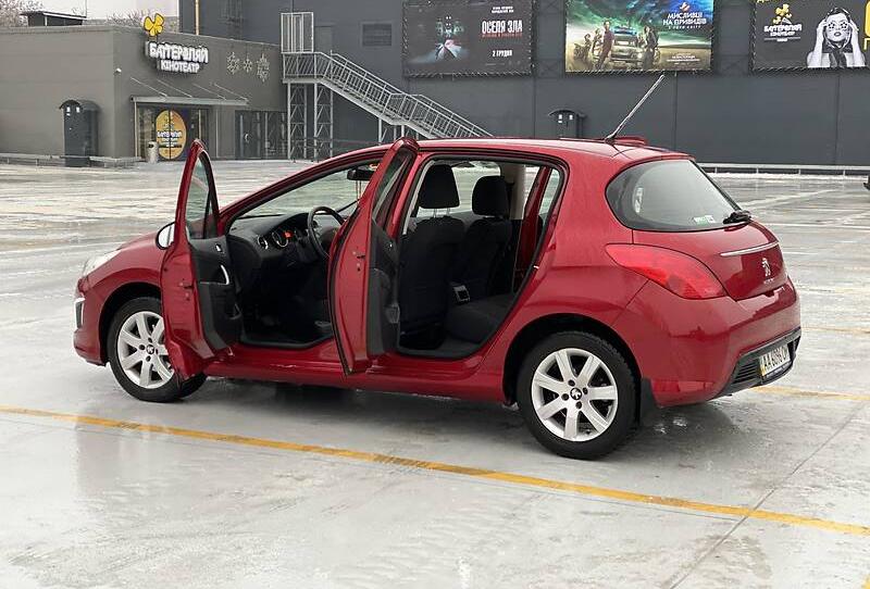 Peugeot 308 2011