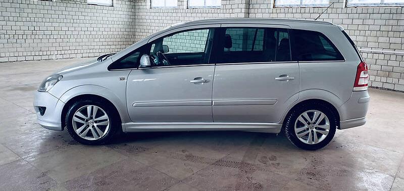 Opel Zafira OPC 2010