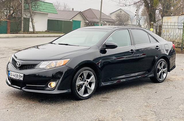 Toyota Camry LUXURY  2012