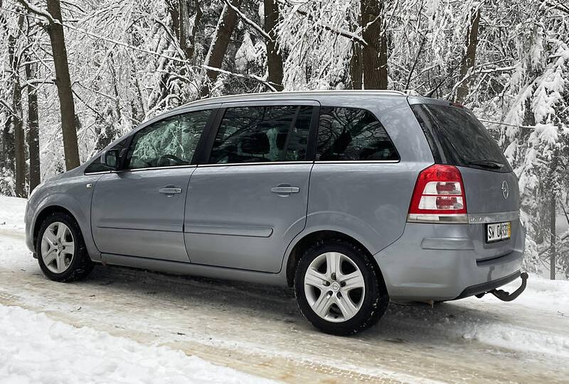 Opel Zafira COSMO 2011