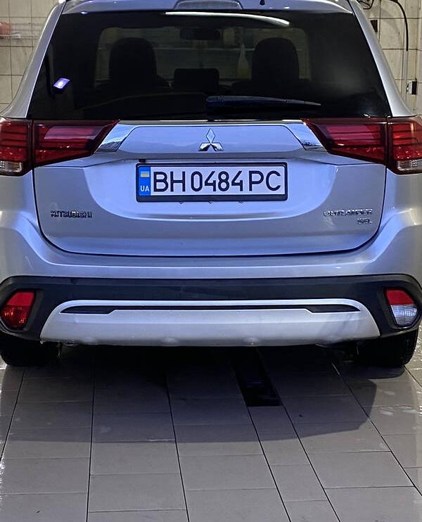 Mitsubishi Outlander 2016