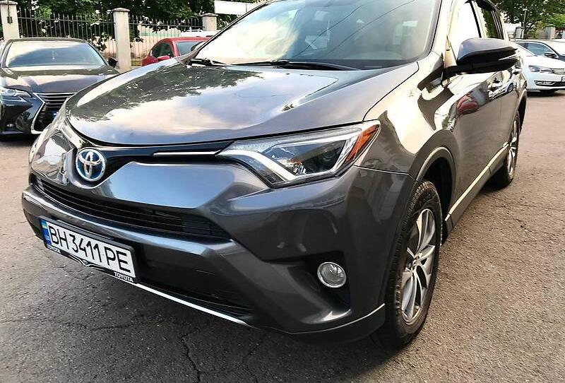 Toyota RAV4 XLE 2016