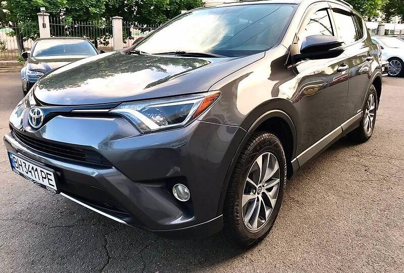 Toyota RAV4 XLE 2016