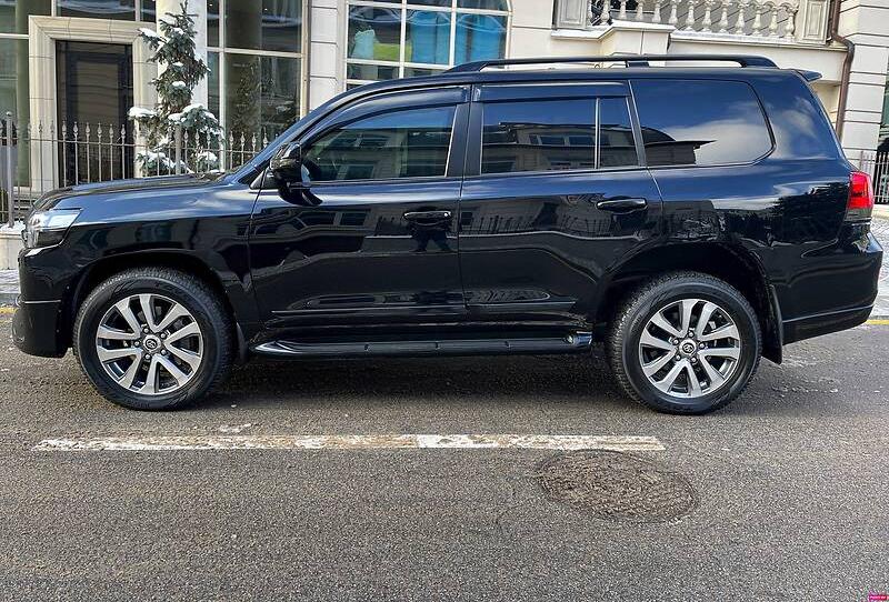 Toyota Land Cruiser 200 ARMOUR GROUP B7 2017