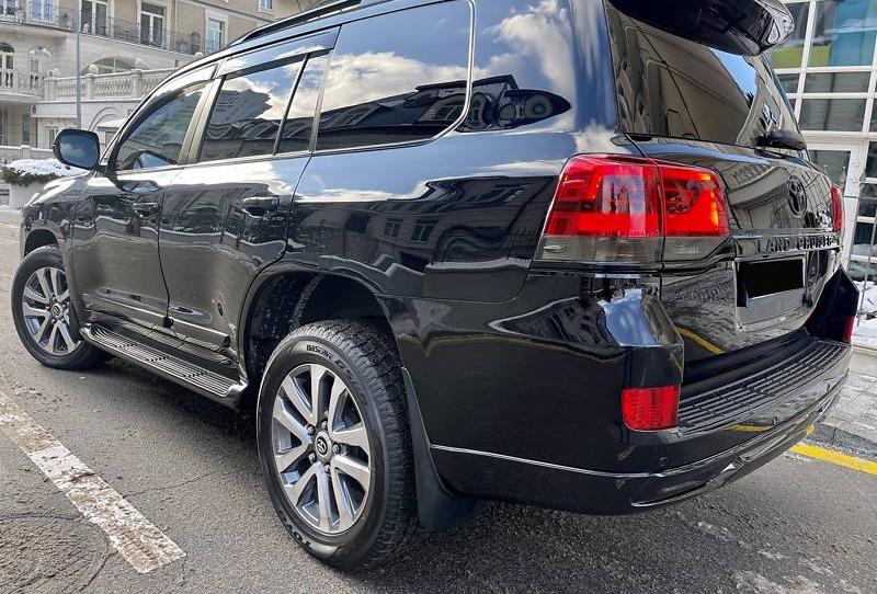 Toyota Land Cruiser 200 ARMOUR GROUP B7 2017
