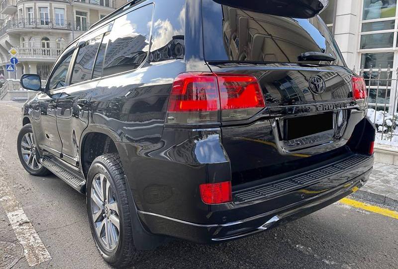 Toyota Land Cruiser 200 ARMOUR GROUP B7 2017