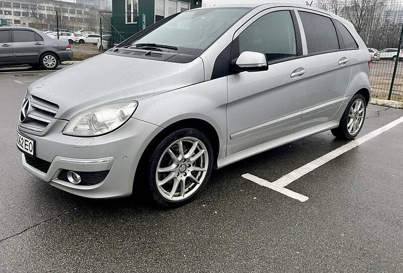 Mercedes-Benz B 180 2011