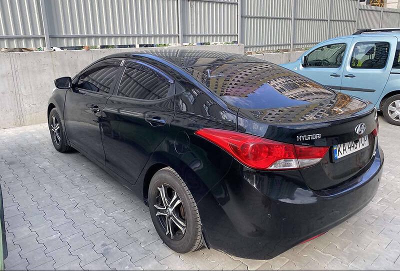 Hyundai Elantra 2011