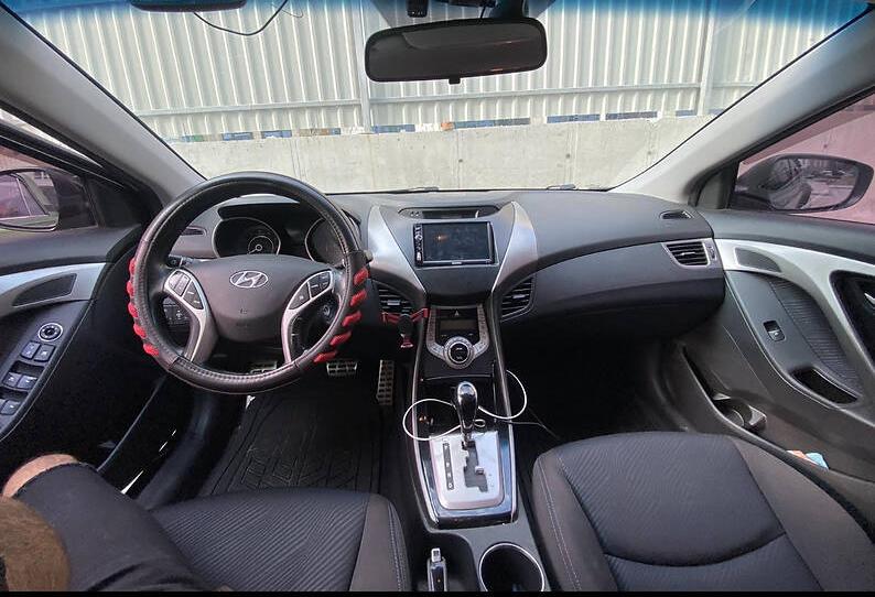 Hyundai Elantra 2011