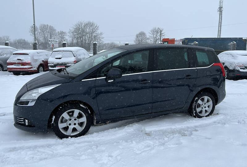 Peugeot 5008 2013