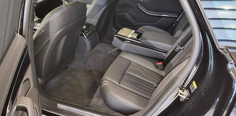 Audi A8 Long Black 2021