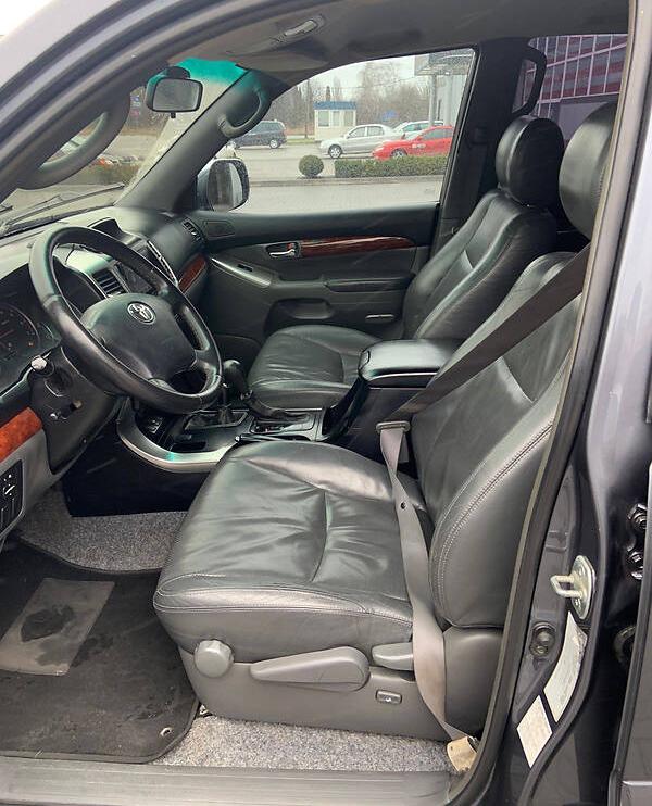 Toyota Land Cruiser Prado 120 XL 2006