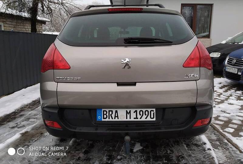 Peugeot 3008 SW 2011