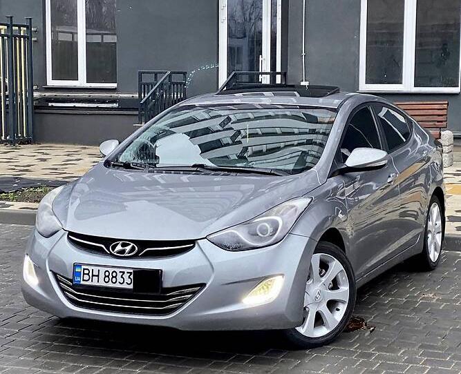 Hyundai Elantra 2012
