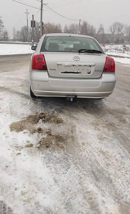 Toyota Avensis 2004