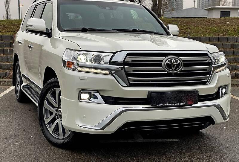 Toyota Land Cruiser 200 Premium 2016