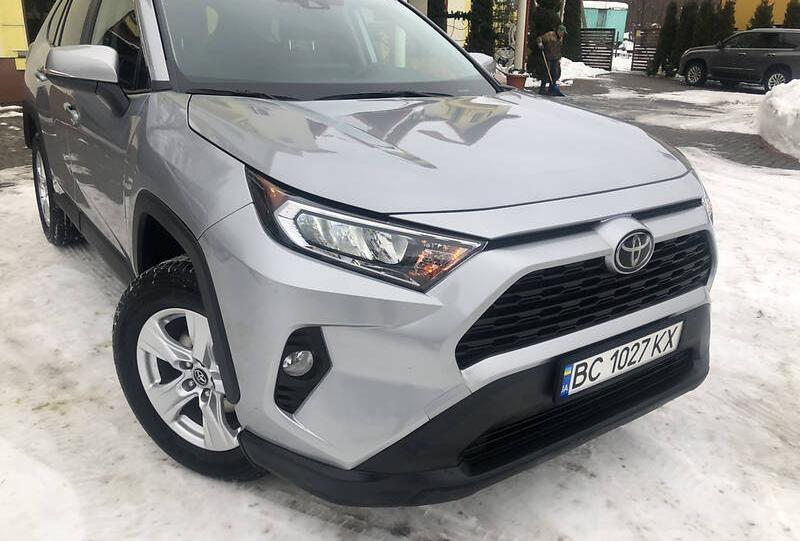 Toyota RAV4 XLE AWD 2019