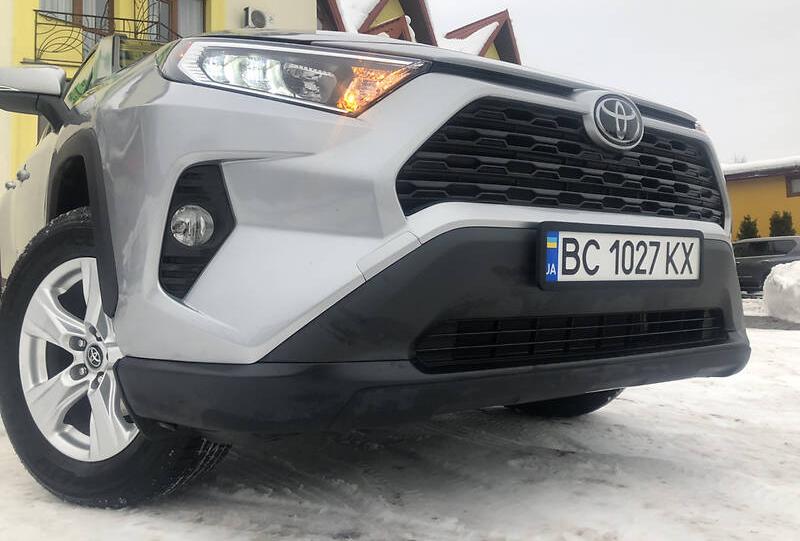 Toyota RAV4 XLE AWD 2019