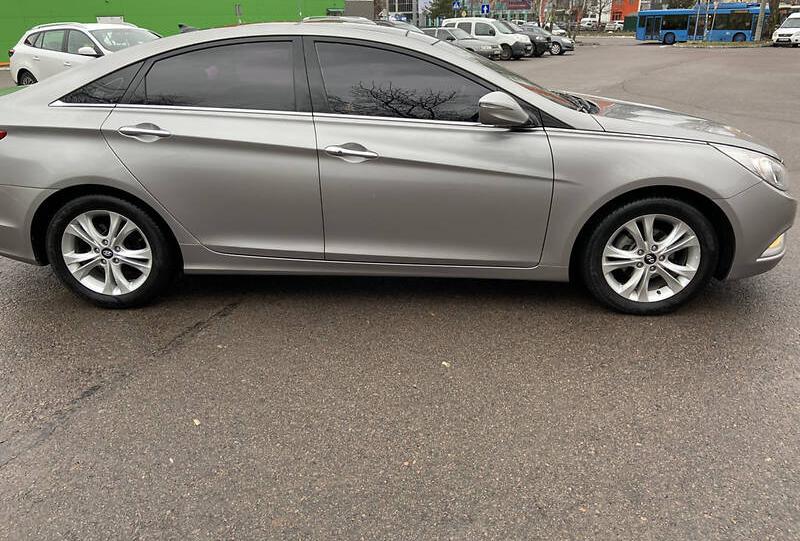 Hyundai Sonata Y20 2011