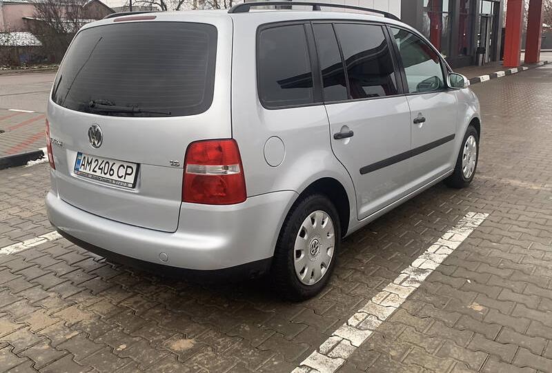 Volkswagen Touran 1.6 MPI 2004