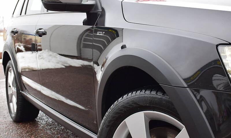 Skoda Octavia Scout BLACK PERL 4X4 135kW 2018
