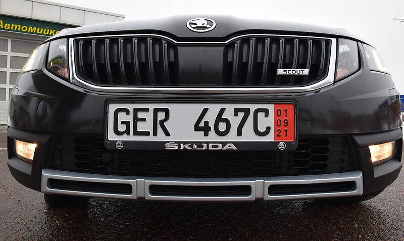 Skoda Octavia Scout BLACK PERL 4X4 135kW 2018