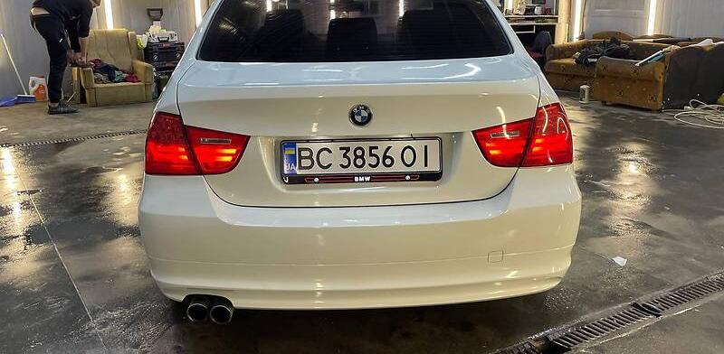 BMW 328 2011