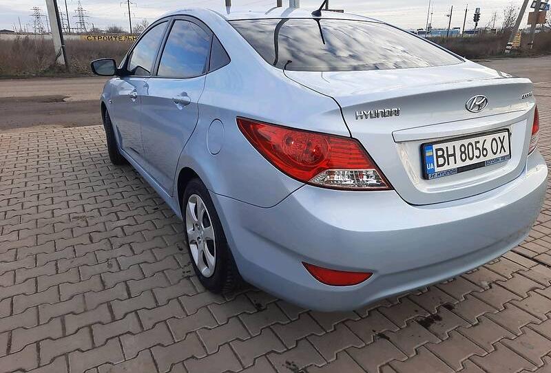 Hyundai Accent 2011