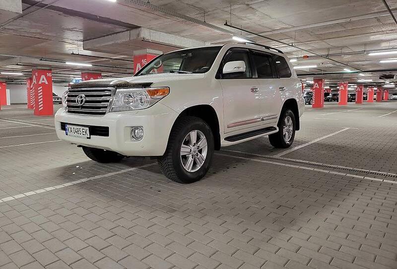 Toyota Land Cruiser 200 2015