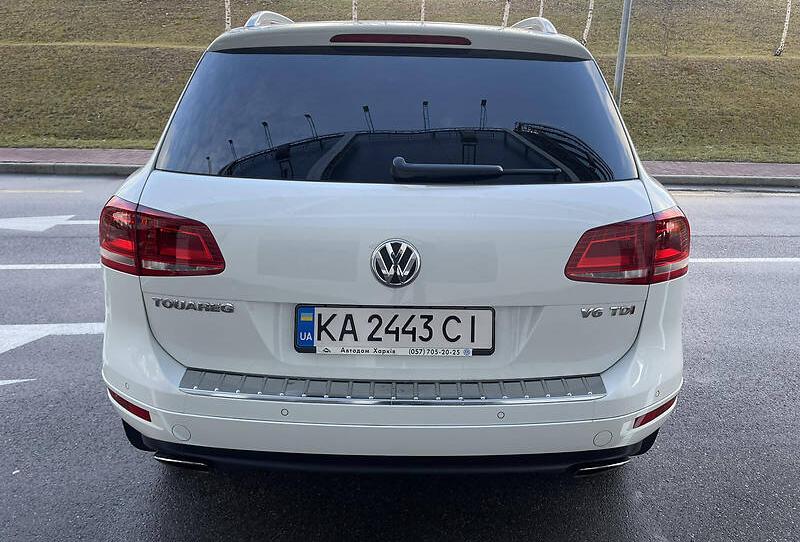 Volkswagen Touareg White King 2014